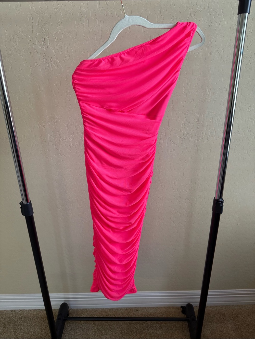 One-Shoulder Ruched Pink Bodycon Dress